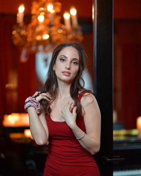 Alexa Ray Joel Shares The Love With New Song Seven Years