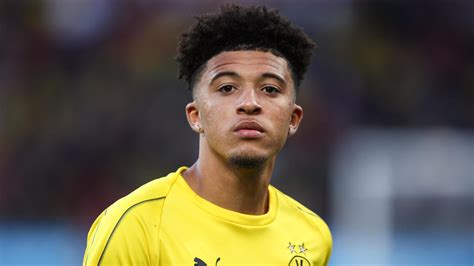 He is 20 years old from england and playing for borussia dortmund in the germany 1. BVB: Jadon Sancho bescheiden: "Sehe mich nicht als das ...