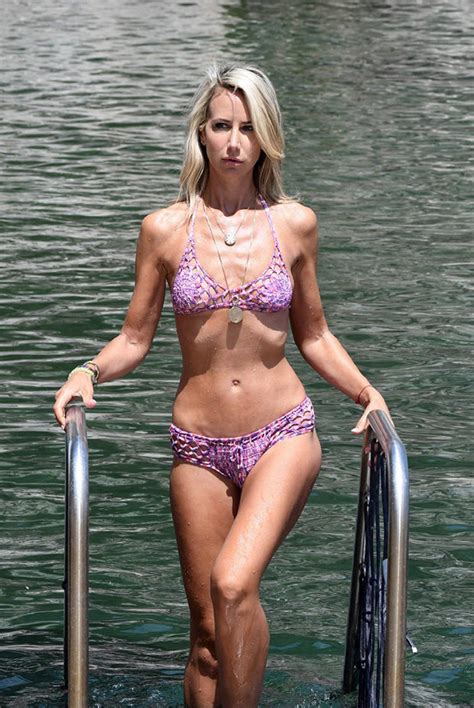 Lady Victoria Hervey Flashes The Flesh In Teeny Bikini In Italy Daily