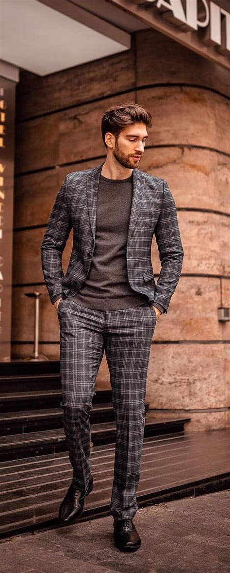 What kind of suit should you buy? 11 Trendy Suit Styling Ideas Men Should Know