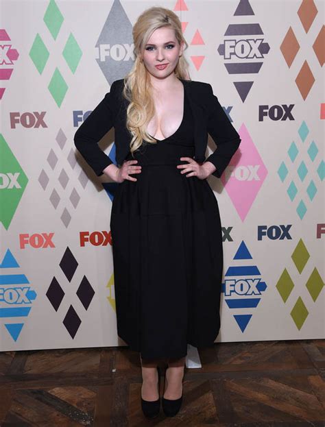 all grown up little miss sunshine star abigail breslin flaunts extreme cleavage celebrity
