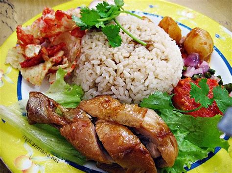 Teh ais biasa bukan teh ais thailand haihh. nasi ayam berempah: Nasi Kukus Ayam Berempah