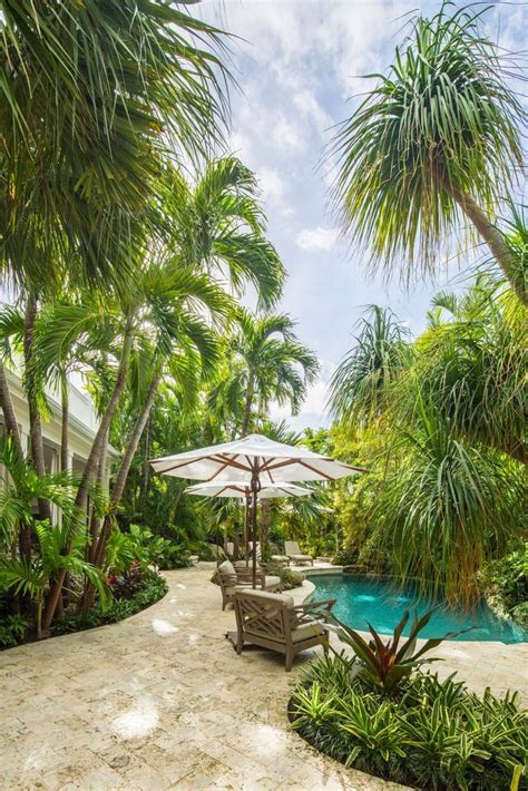 Tropical Backyard Garden 2018 Hgtv Ultimate Outdoor Awards Hgtv