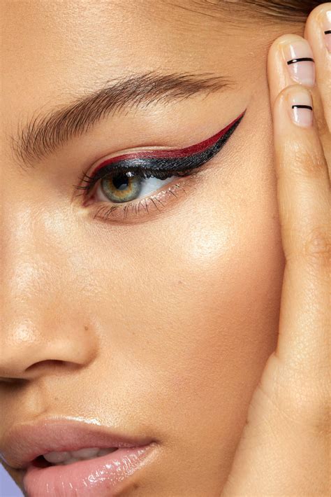 But before you give up, try some of these gel and pencil eyeliner tips that can m ake your eyes look bigger, brighter and more lively. ColourPop's Affordable BFF Liquid Eyeliner | HYPEBAE