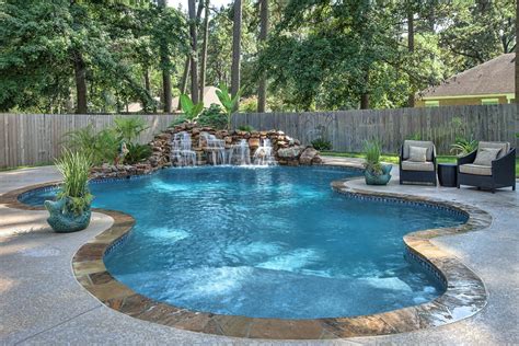 Gorgeous Backyard Designs Ideas With Swimming Pool 24