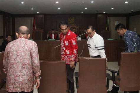 Terbukti Terima Suap Empat Anggota DPRD Kalteng Dituntut 6 Dan 7 Tahun