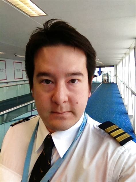 Eden Lo Cathay Pacific Flight Attendant Photo X Vid Com