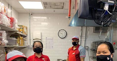Fun Food Fights Jollibee Opens First Cloud Kitchen In Singapore