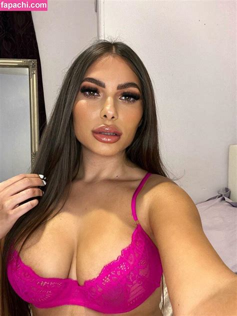 Kenza01 Christinakc Kenza00 Leaked Nude Photo 0010 From OnlyFans