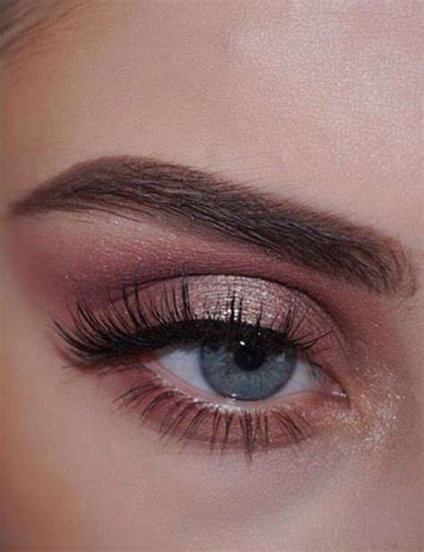 Chose the type of eye shadow. How To Apply Eyeshadows For Beginners? - Step By Step Tutorial