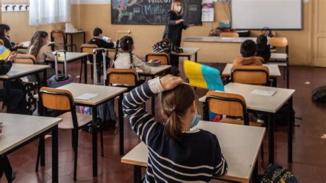 What Helps Displaced Children From Ukraine Enrol In Eu Schools
