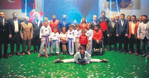 Hamza yerlikaya spor kompleksi konumuna ayrıntılı yol tarifi almak ve hangi yollardan gideceğinizi öğrenmek i̇çin buraya tıklayınız. Şampiyonlara ödül töreni - Ankara Başkent Haberleri