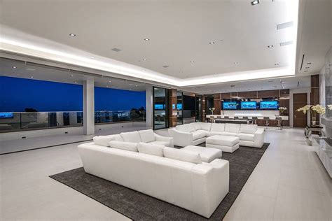 esta impresionante mansión de 3 716 metros cuadrados en bel air california esta a la venta por