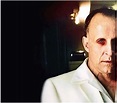 Peter Stormare interpretando Lúcifer em "Constantine" (480×426 ...