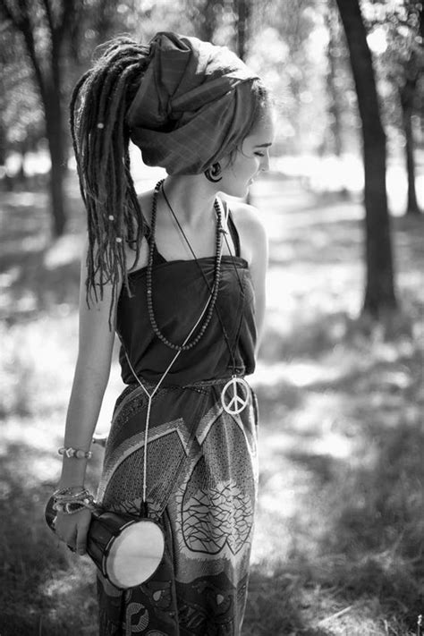 Hippie Dreads Dreadlocks Girl Moda Hippie Hippie Vibes Dreadlock
