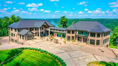 Luxurious Mega Mansion With Panoramic Views Of Dale Hollow Lake In