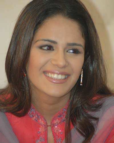 Smiling Beauty Mona Singh Aka Jassi Poses For The Camera Photogallery