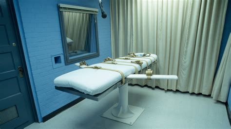 Lethal Injection Drugs And The Death Penalty Explained Teen Vogue
