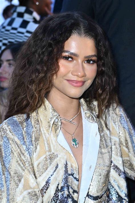 Zendaya Wore The Trippiest Plunging Matching Set To The Louis Vuitton