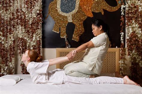 Massage Kiểu Thái Lan Là Gì Massage Thái Bao Nhiêu Tiền