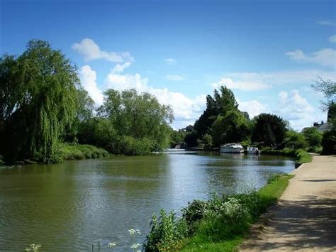 Village On River Thames 79 Minutes From London Named As One Of The Most
