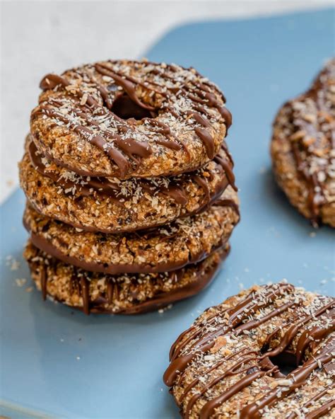 These Healthy Copycat Girl Scout Samoas Are Insanely Delicious Clean