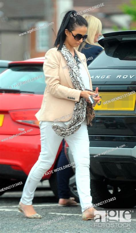 Chantelle Houghton Out And About With Her Daughter In Brentwood Stock