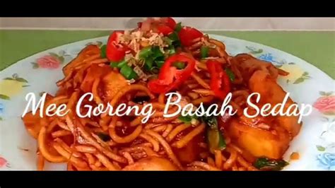 It is made with thin yellow noodles stir fried in cooking oil with garlic, onion or shallots, fried prawn, chicken. Resepi Mee Goreng Basah - sangat-sangat simple, sedap ...