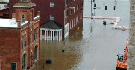 Flooding In Davenport Iowa Flood Barrier Fails Along Mississippi