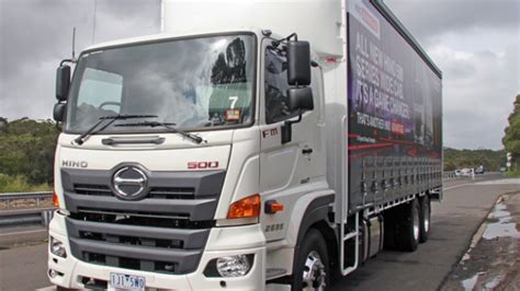 truk hino  series wide body mengaspal  australia bus  truck