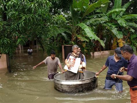 Hundreds Evacuated From Rooftops After India Floods Kill 164