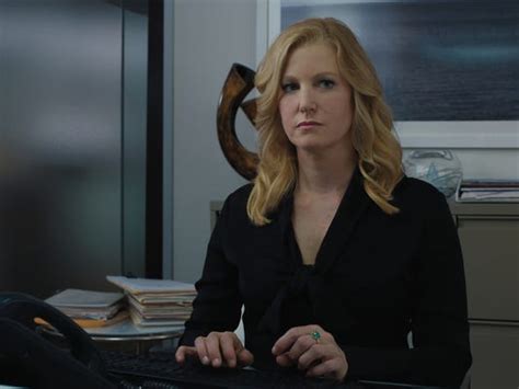 Anna Gunn Is A She Wolf Of Wall Street In Thriller Equity