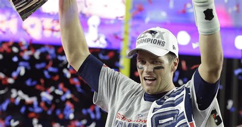 Pats Qb Tom Brady Wins 3rd Super Bowl Mvp Award In 28 24 Win