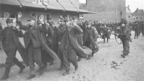 75 Jaar Bevrijding Duitsers Geven Zich Als Makke Schapen Over In