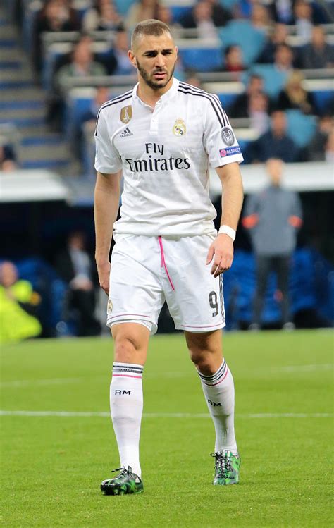 Discover everything you want to know about karim benzema: Karim Benzema - Wikipedia
