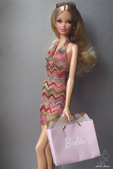 Plastic Dreams Dolls Barbie Et Miniatures The Look Barbie Doll City Shopper