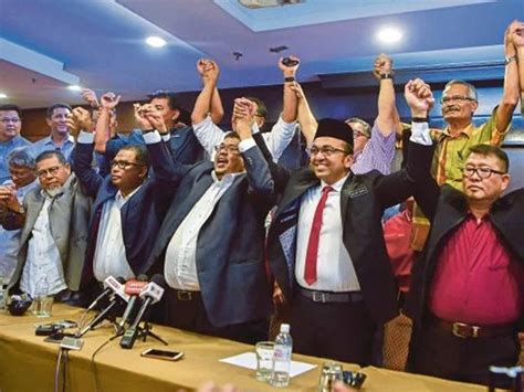 Majlis angkat sumpah ketua menteri sabah. Ketua Menteri Melaka Baharu Angkat Sumpah Jumaat? - MYNEWSHUB