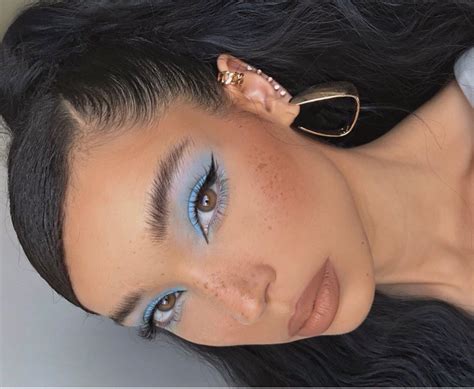 Baby Blue Eyeshadow In 2020 Makeup Inspiration Blue