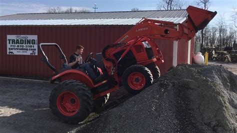 Kubota L6060 Compact Tractor W Loader Youtube