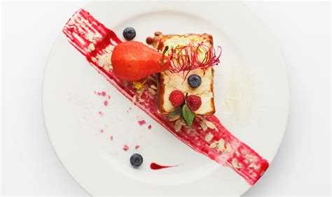 Fine dining etiquette when deciphering your cutlery. Fine Dining Dessert Plating Techniques / Dessert Plating 3 ...