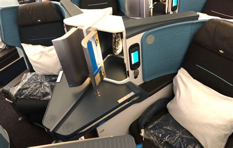 Review Klm Boeing World Business Class Upon Boarding