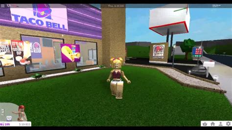 Welcome To Bloxburg Taco Bell And 7 11 Roblox Youtube