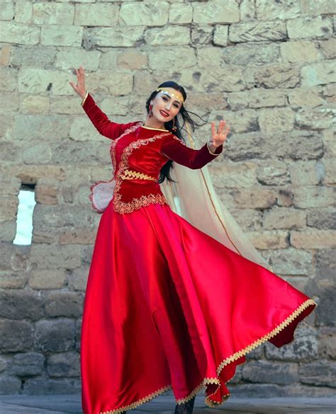 Азербайджанка Azerbaijan Traditional Garment Folk Costume Folk