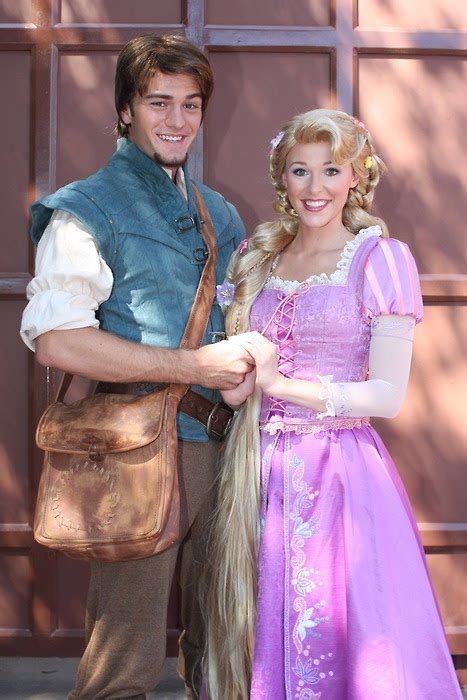 Princesas Disney Video Fotos De Rapunzel And Flynn En Disneyland