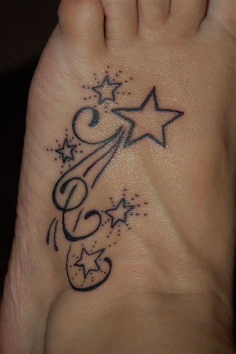 Star tattoos/shooting star tattoos are a great choice for all astronomy lovers or just people who enjoy hanging outside in the nighttime air. Shooting Star Tattoos for Women | Shooting Star Tattoos ...