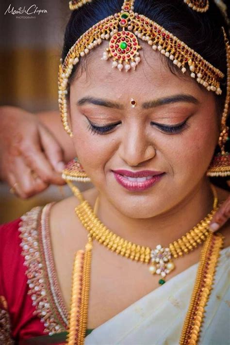 Traditional South Indian Bride Wearing Bridal Saree And Jewellery Muhurat Look Kundan Jewellery