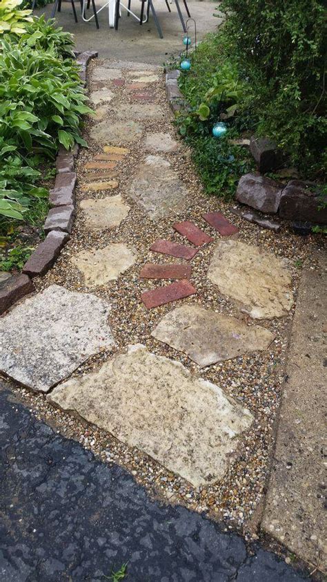 33 Flagstone And Gravel Walkway Ideas