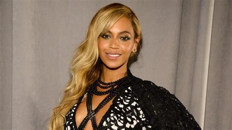 This Beyoncé Look Alike Is Constantly Asked For Selfies By Queen Bey