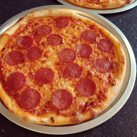 7350 Best Pepperoni Images On Pholder Pizza Food And Food Porn