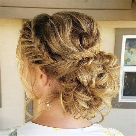 Because you want your wedding party to look as good as possible, and as uniform as possible you will need to work with your bridesmaids to try out several hairstyles to find a selection of styles that will compliment. 40 Irresistible Hairstyles for Brides and Bridesmaids